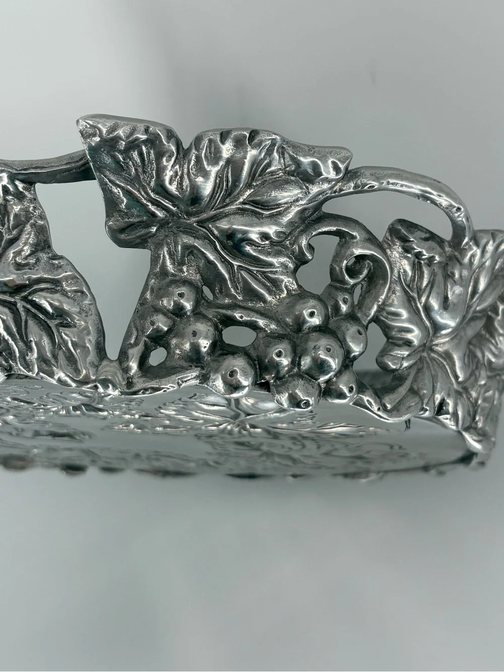 Signed Arthur Court 2003 Grapevine Aluminum Serving Tray Bowl Platter 13”